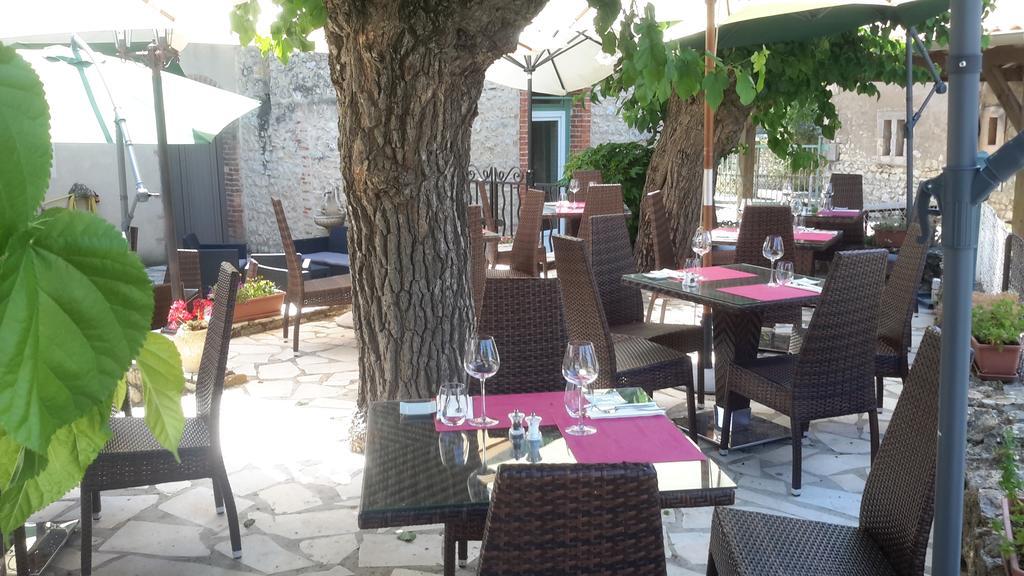 Auberge Le Bistrot De Lussan Lussan  外观 照片